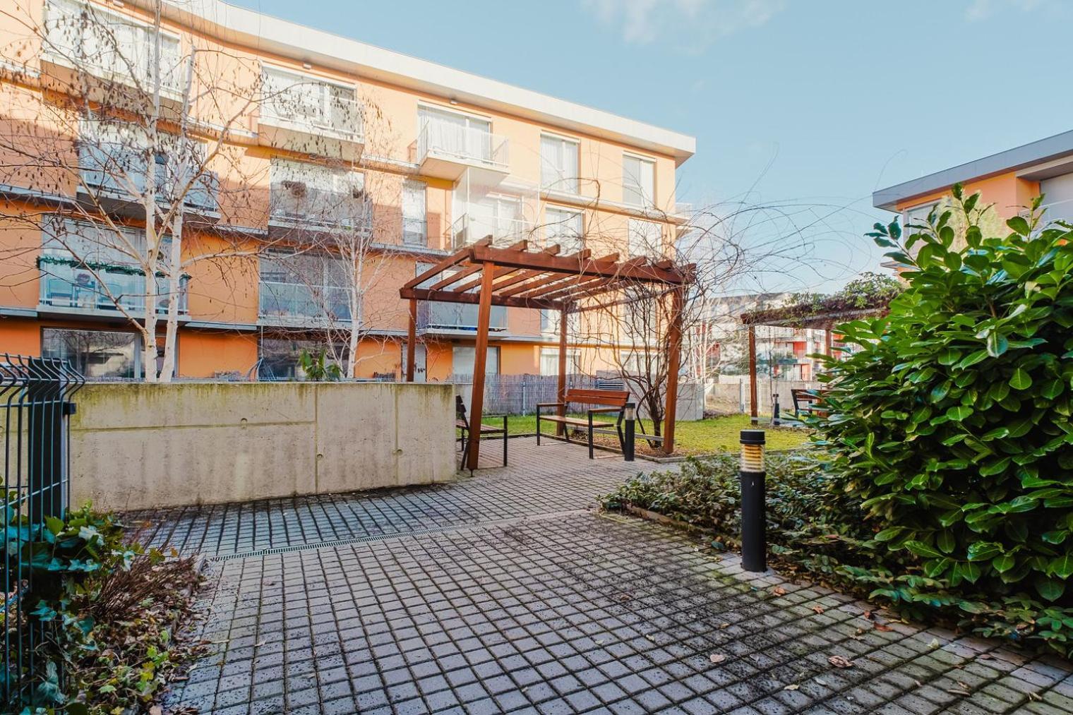 Blueground Zizkov Furnished Park Prg-42 Praha