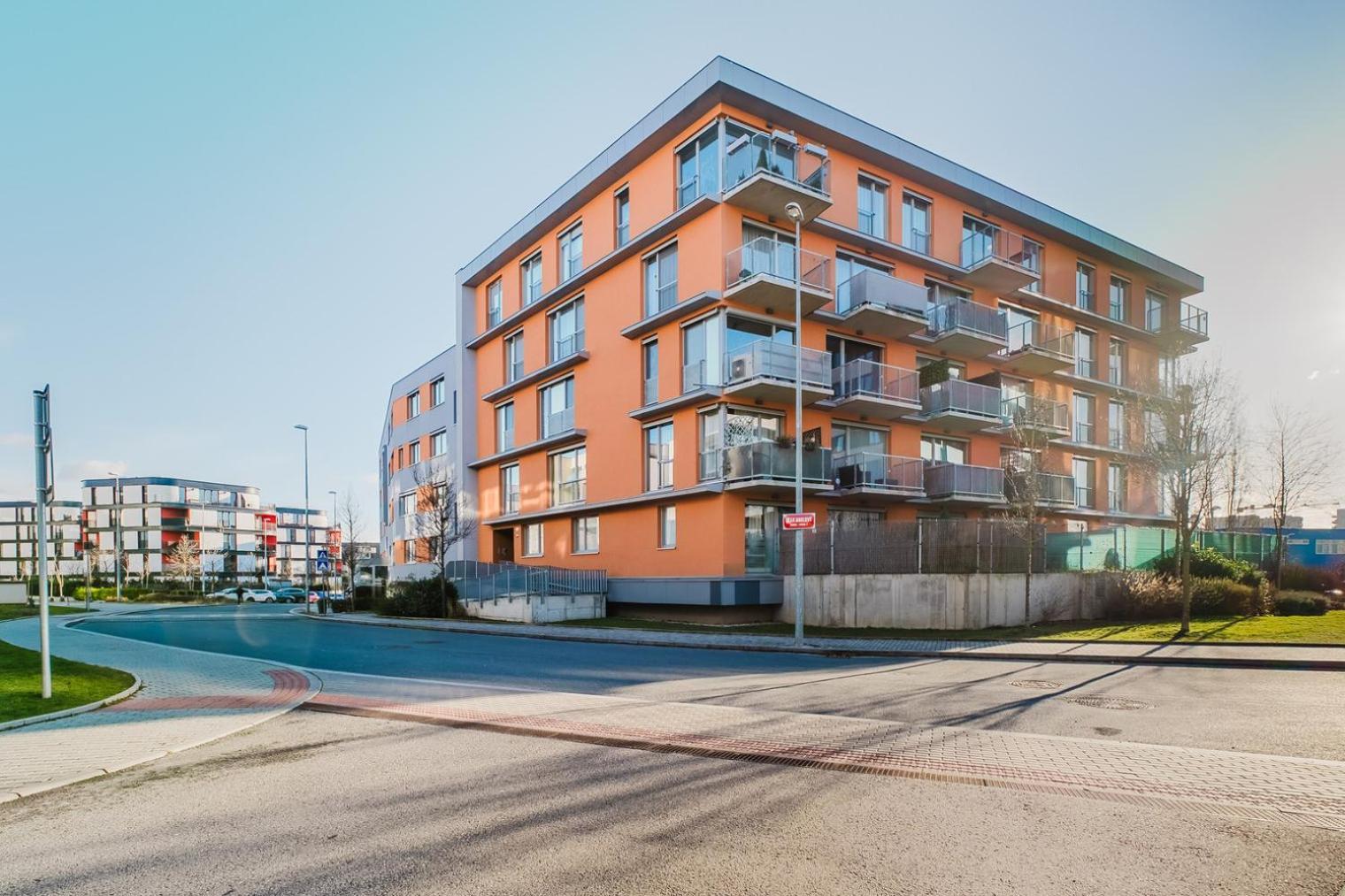 Blueground Zizkov Furnished Park Prg-42 Apartmán
